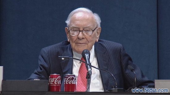 配资公司门户网 投资者在今年伯克希尔股东大会上从巴菲特那里了解到六件大事